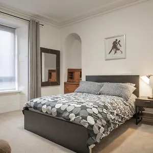 Hutch 2 Bed , Aberdeen United Kingdom