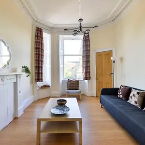Guestready - Enchanting 2 Bedroom Flat Near Edinburgh's Old Town , Edinburgh United Kingdom